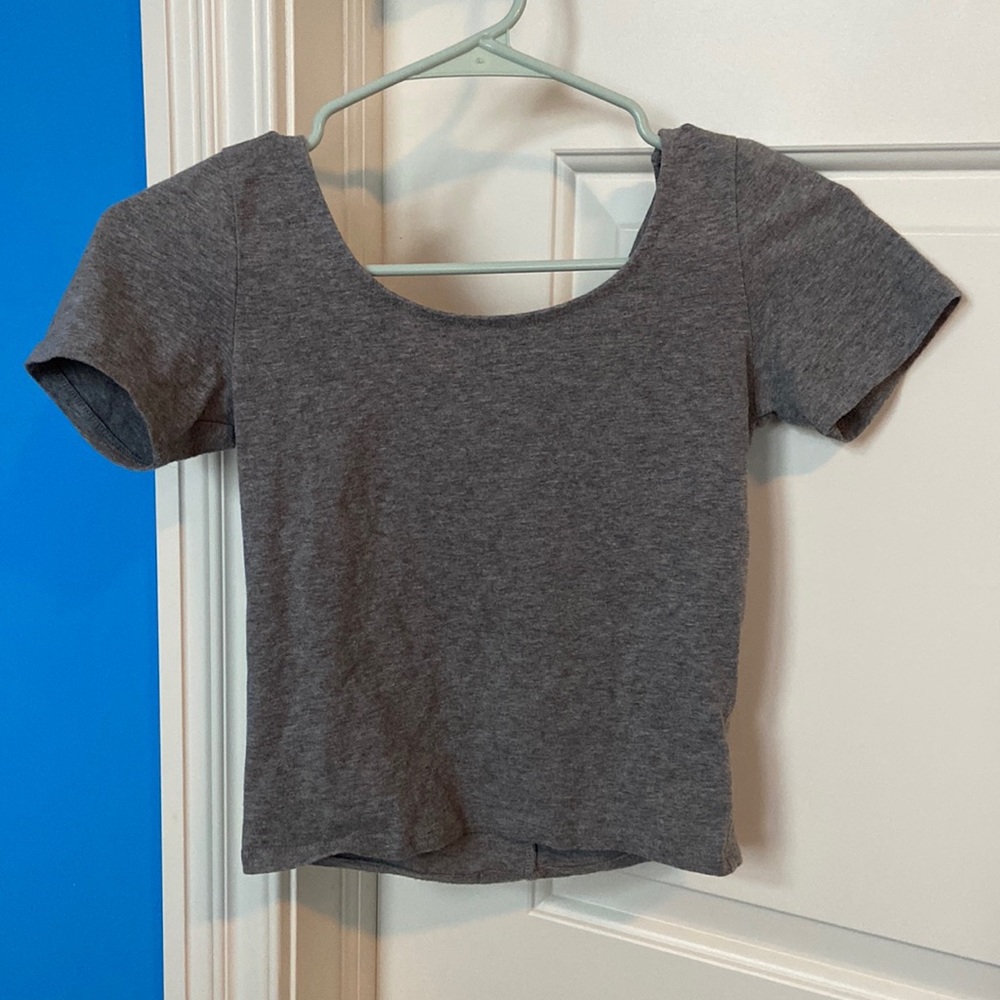 Grey Aeropostale Short Sleeve Crop Top